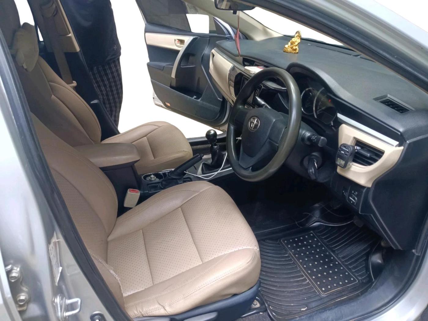 2015 Toyota Corolla Altis G PETROL, Petrol, Manual, 1,13,765 km, interior