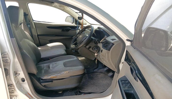 2016 Mahindra Kuv100 K4 D 6 STR, Diesel, Manual, 1,06,823 km, interior