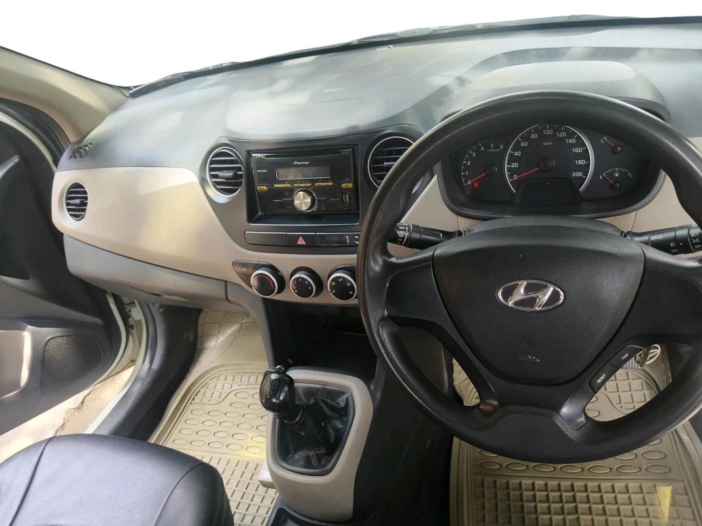 2016 Hyundai Grand i10 MAGNA 1.1 CRDI, Diesel, Manual, 81,427 km, interior