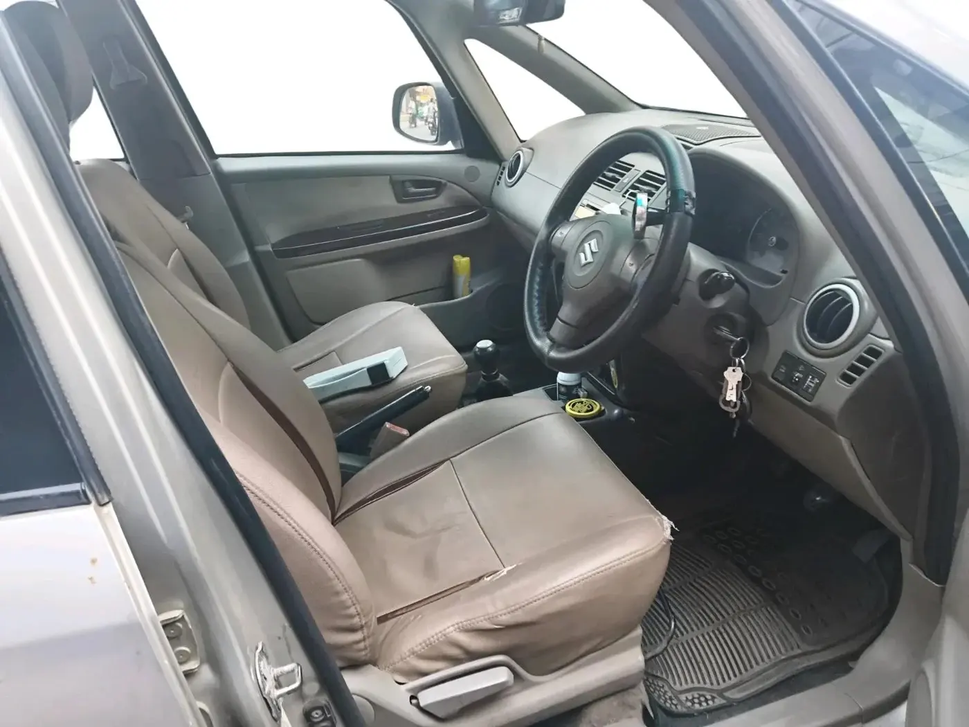 2011 Maruti SX4 VXI CNG, CNG, Manual, 1,21,505 km, interior
