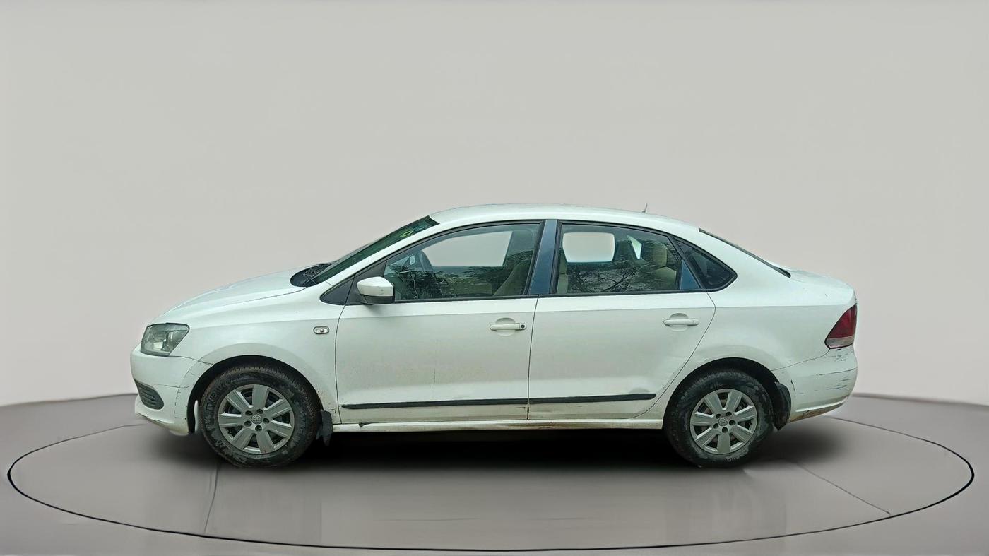 2011 Volkswagen Vento TRENDLINE 1.6, Petrol, Manual, 65,590 km, exterior