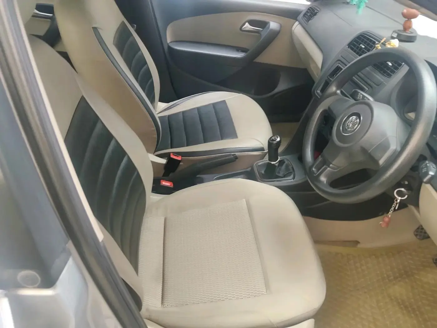 2011 Volkswagen Polo COMFORTLINE 1.2L PETROL, Petrol, Manual, 10,812 km, interior