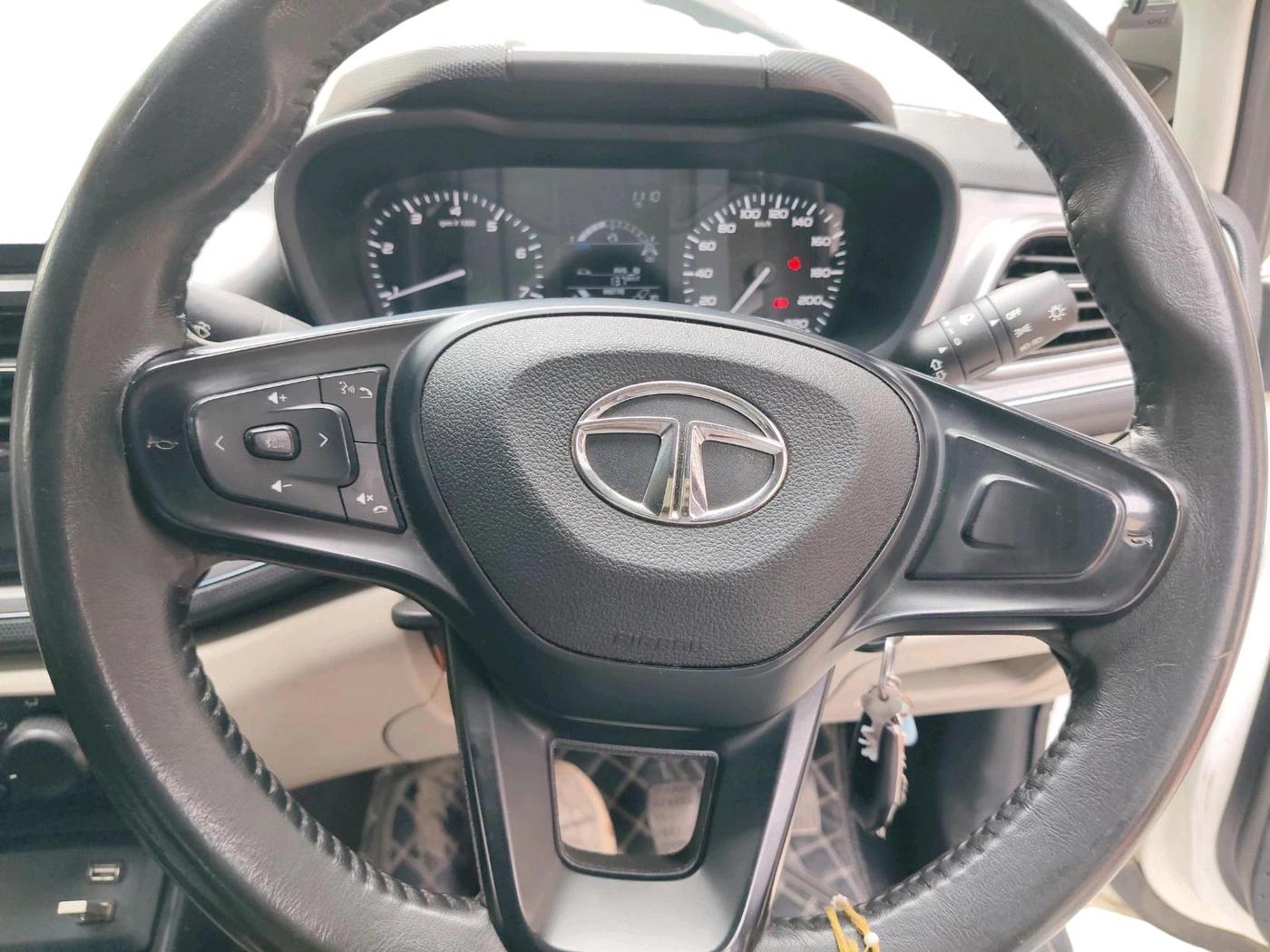 2022 Tata ALTROZ XE PETROL, CNG, Manual, 47,988 km, interior