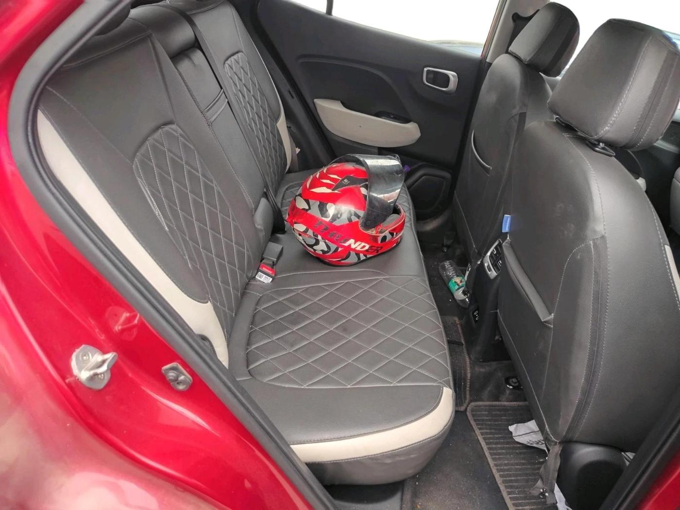 2022 Hyundai VENUE SX 1.2 PETROL DUAL TONE, Petrol, Manual, 45,185 km, interior