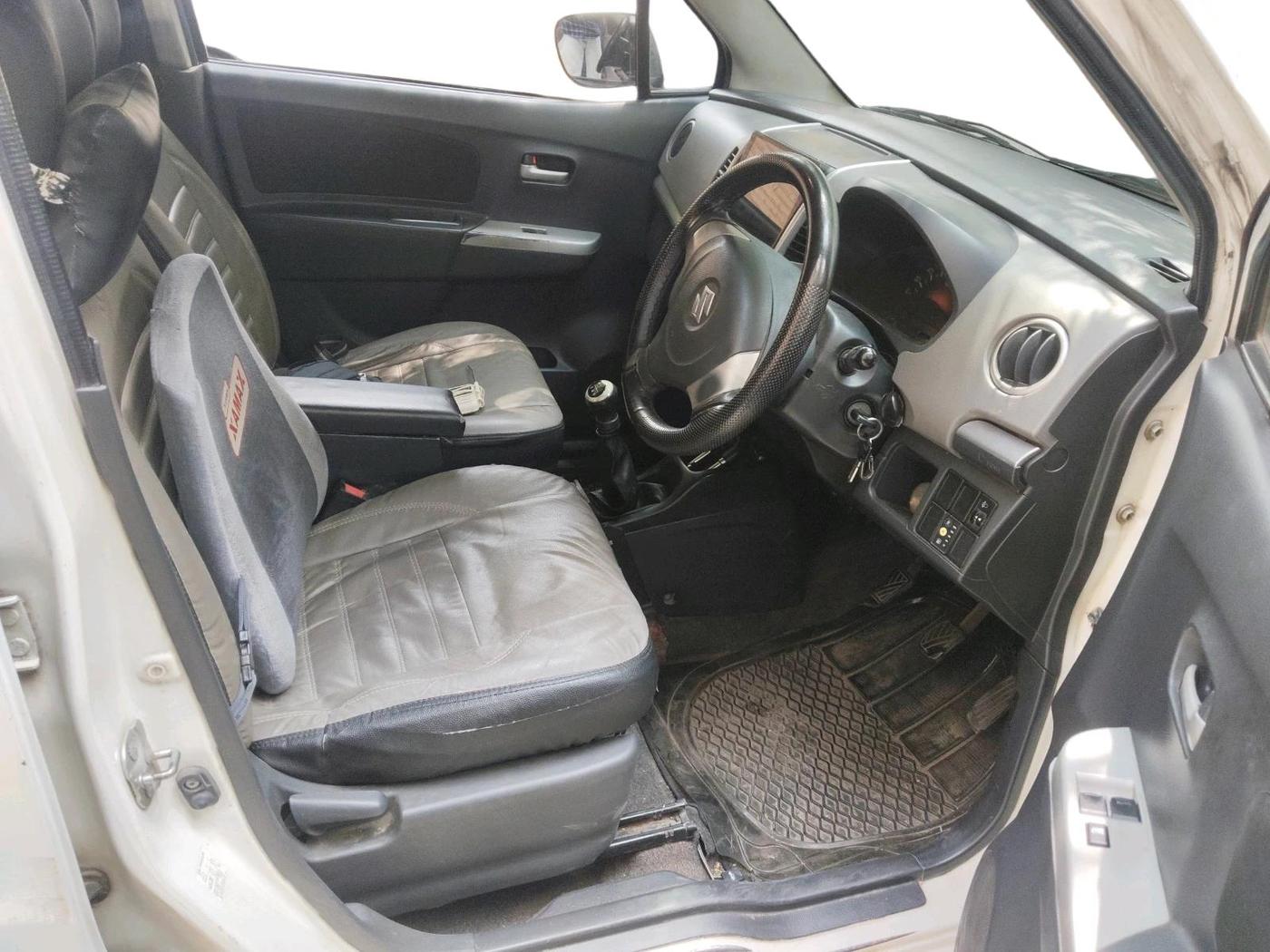 2011 Maruti Wagon R 1.0 LXI CNG, CNG, Manual, 1,92,110 km, interior