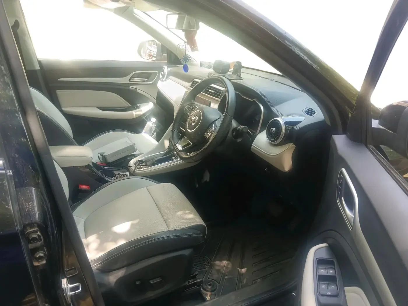 2022 MG ASTOR SHARP 1.5 CVT, Petrol, Automatic, 11,347 km, interior