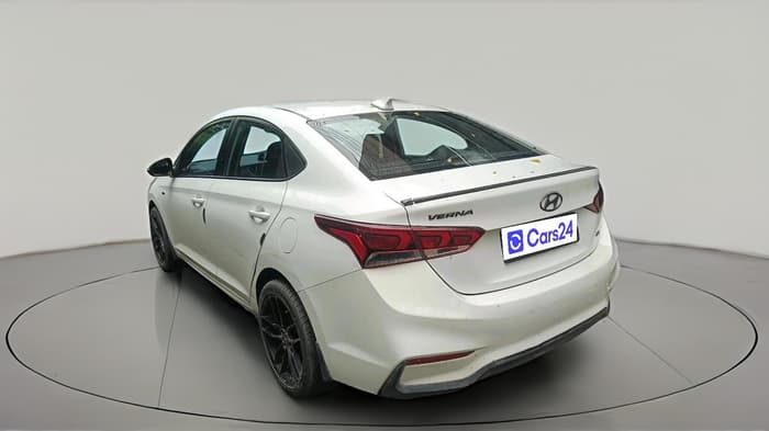 2017 Hyundai Verna 1.6 CRDI SX + AT, Diesel, Automatic, 1,03,677 km, exterior