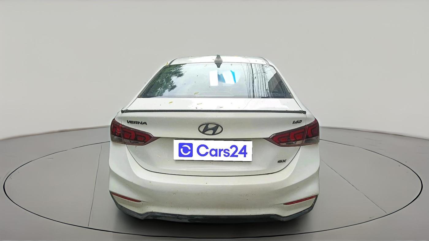 2017 Hyundai Verna 1.6 CRDI SX + AT, Diesel, Automatic, 1,03,677 km, exterior