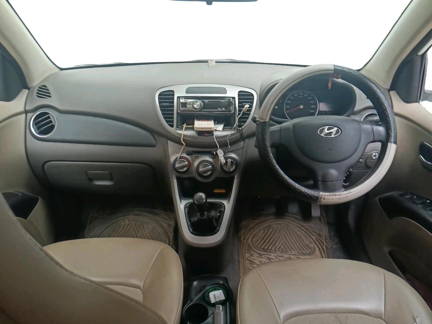 2013 Hyundai i10 MAGNA 1.2, CNG, Manual, 55,569 km, interior