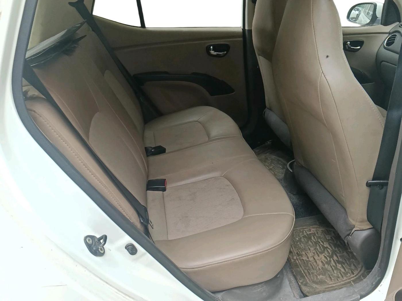 2013 Hyundai i10 MAGNA 1.2, CNG, Manual, 55,569 km, interior