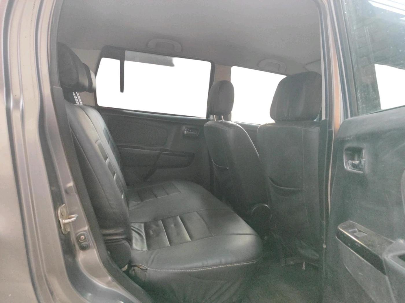 2013 Maruti Wagon R Stingray VXI, CNG, Manual, 1,15,263 km, interior