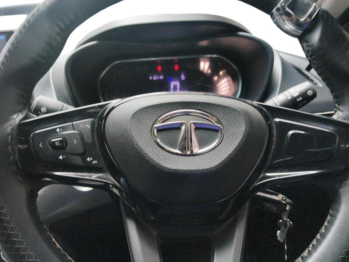 2022 Tata NEXON XM SUNROOF PETROL, Petrol, Manual, 46,726 km, interior