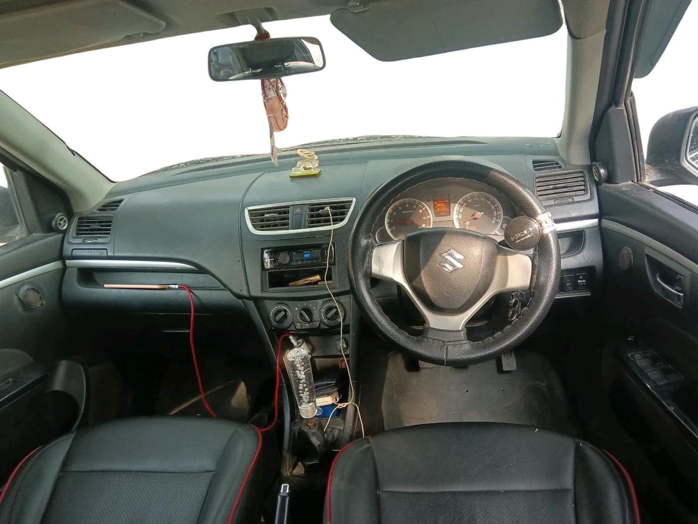 2012 Maruti Swift VXI, CNG, Manual, 68,367 km, interior