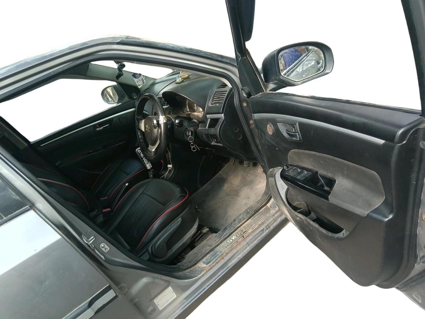 2012 Maruti Swift VXI, CNG, Manual, 68,367 km, interior