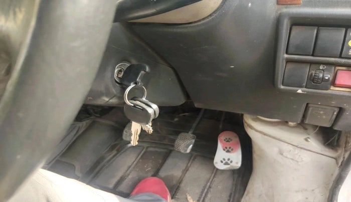 2012 Maruti Eeco 5 STR WITH A/C+HTR CNG, CNG, Manual, 2,15,629 km, interior