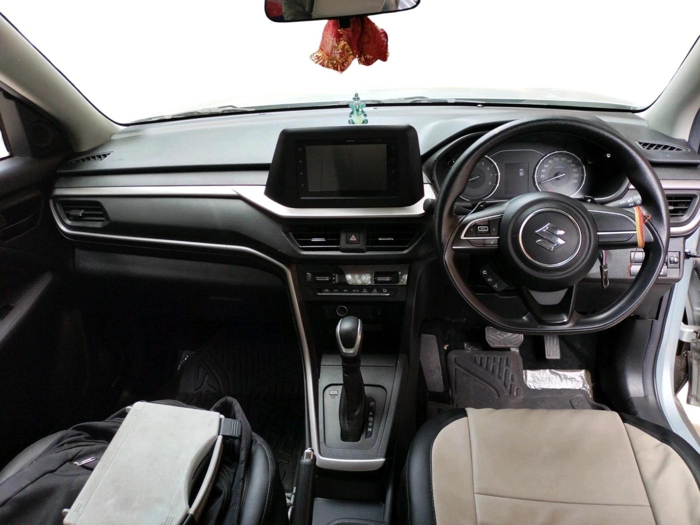 2025 Maruti BREZZA VXI AT SMART HYBRID, Petrol, Automatic, 987 km, interior