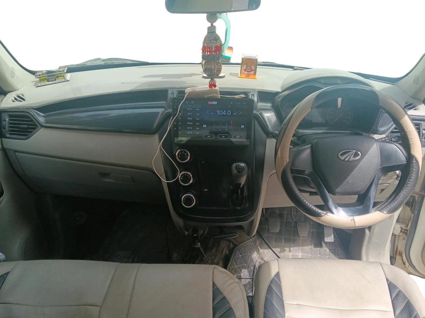 2016 Mahindra Kuv100 K4 6 STR, Petrol, Manual, 29,170 km, interior