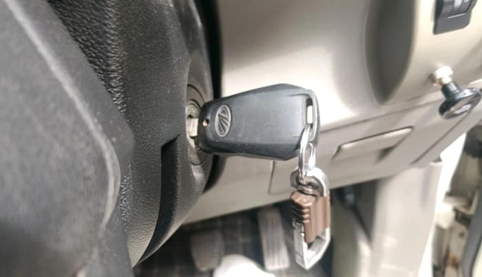 2016 Mahindra Kuv100 K4 6 STR, Petrol, Manual, 29,170 km, interior