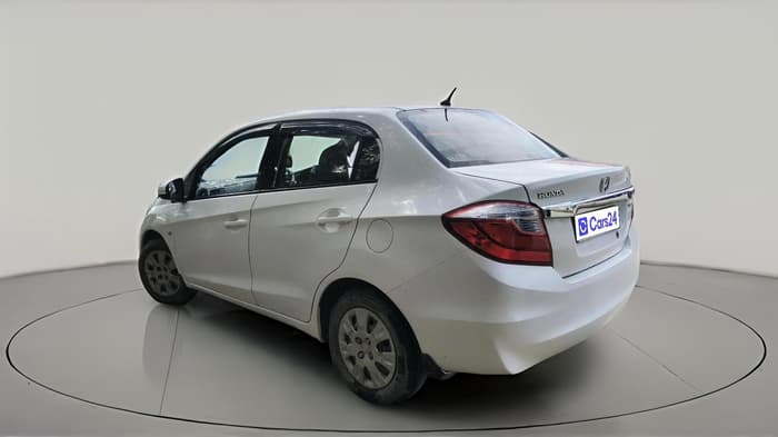 2017 Honda Amaze 1.2L I-VTEC S, CNG, Manual, 1,13,211 km, exterior