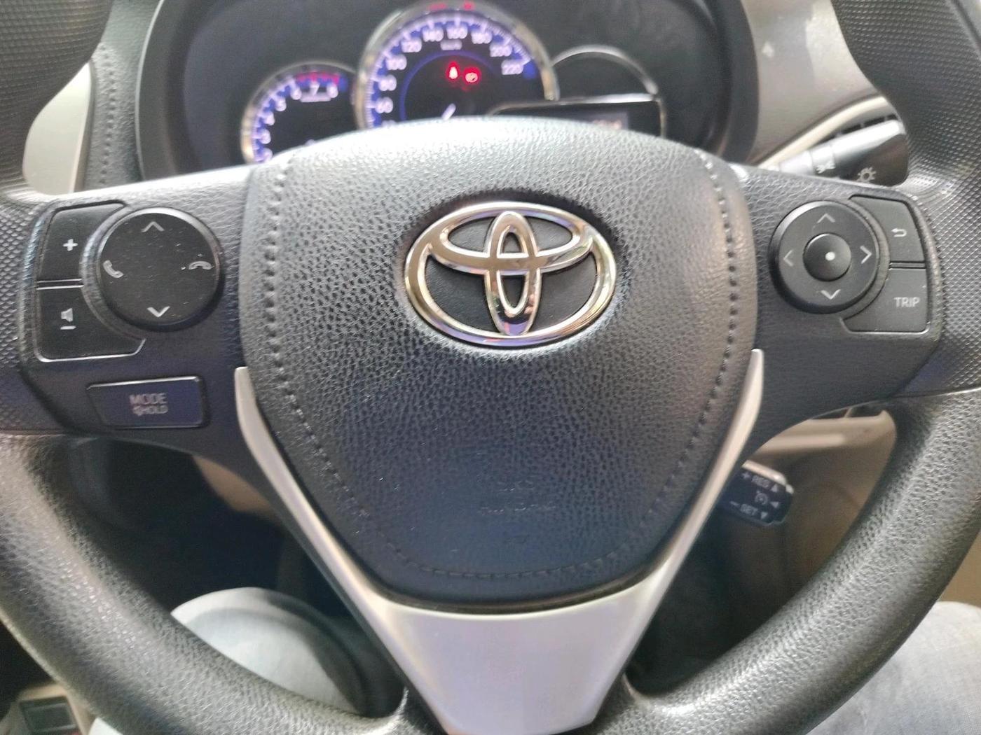 2018 Toyota YARIS V MT, Petrol, Manual, 93,049 km, interior