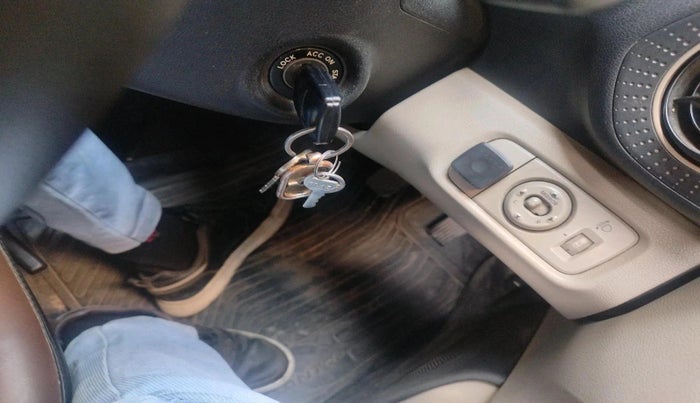 2019 Hyundai NEW SANTRO SPORTZ CNG, CNG, Manual, 1,18,455 km, interior