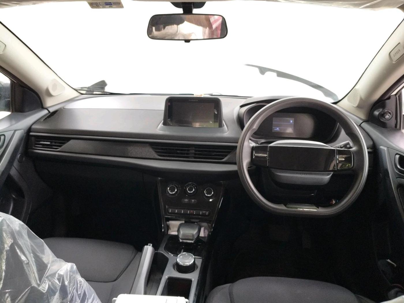 2024 Tata NEXON Smart Plus 1.2 Revotron 6 AMT, Petrol, Automatic, 11,475 km, interior