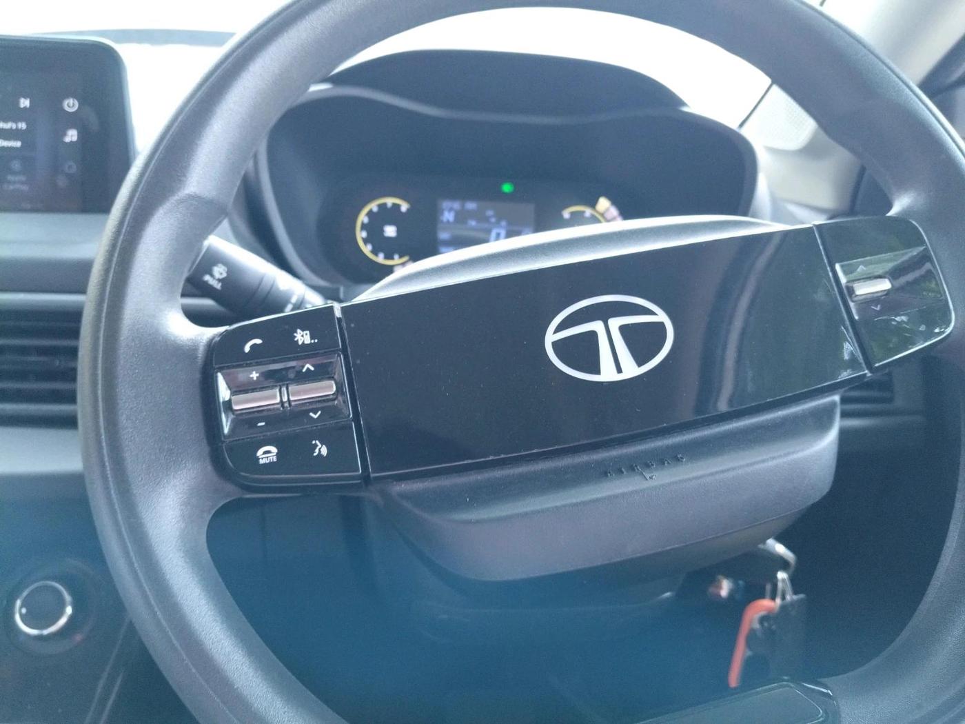 2024 Tata NEXON Smart Plus 1.2 Revotron 6 AMT, Petrol, Automatic, 11,475 km, interior