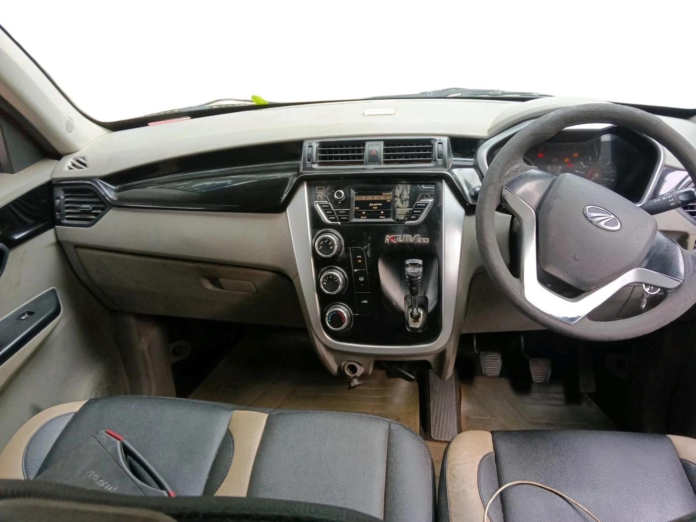 2016 Mahindra Kuv100 K6 6 STR, CNG, Manual, 2,17,876 km, interior