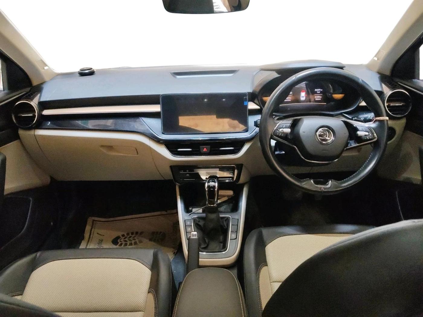 2024 Skoda SLAVIA STYLE 1.0L TSI AT, Petrol, Automatic, 34,227 km, interior