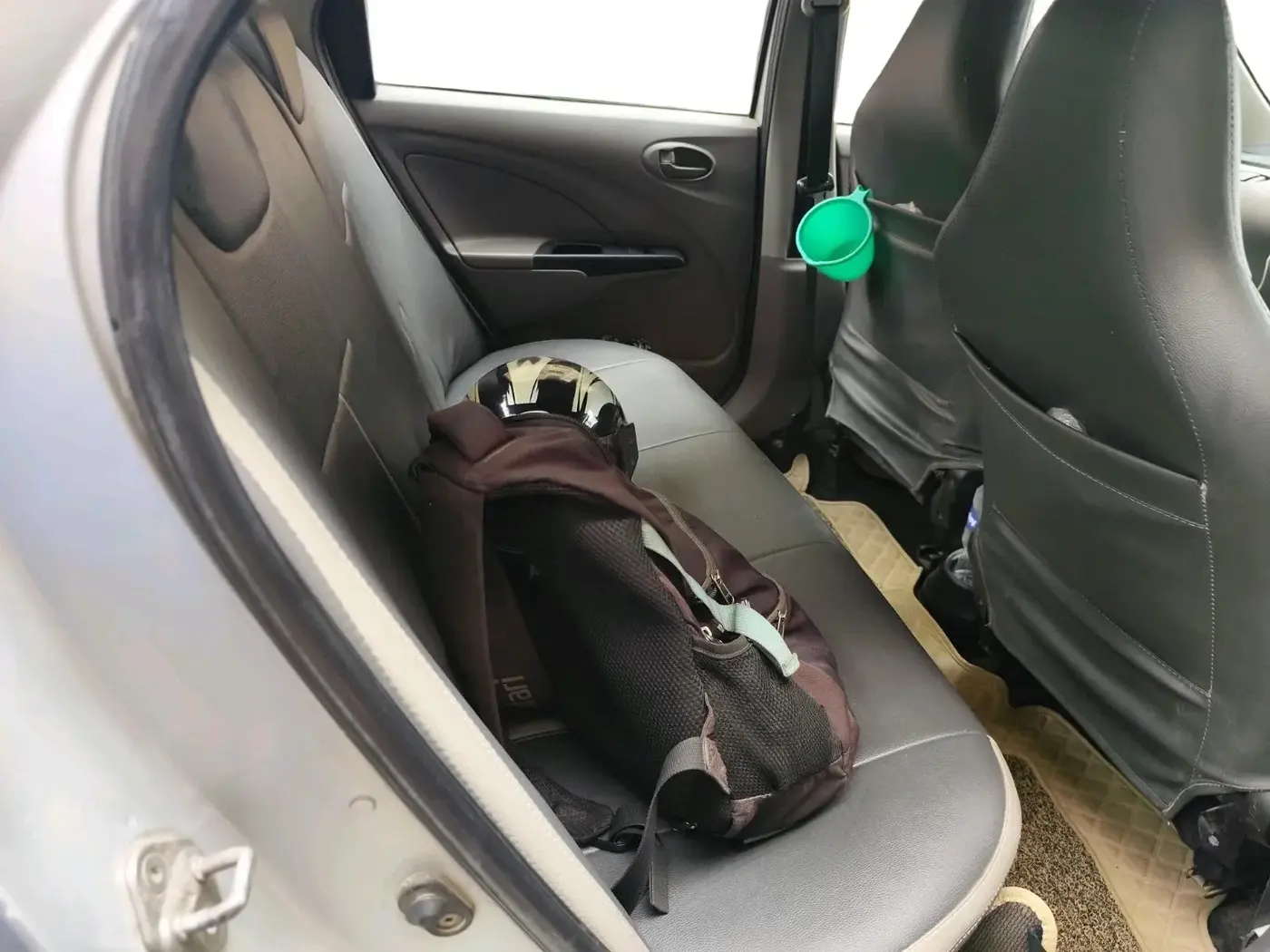 2011 Toyota Etios G, CNG, Manual, 1,17,064 km, interior