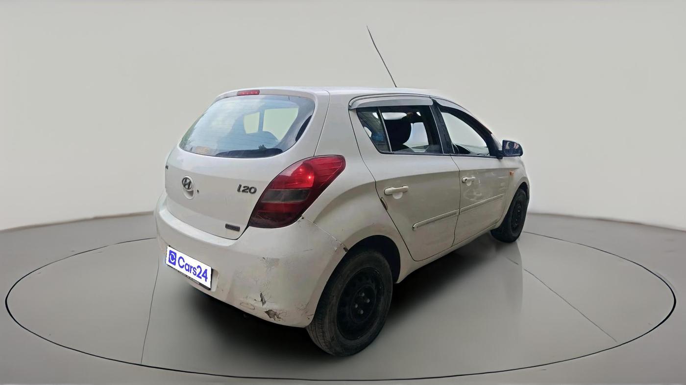2011 Hyundai i20 MAGNA 1.2, CNG, Manual, 92,326 km, exterior