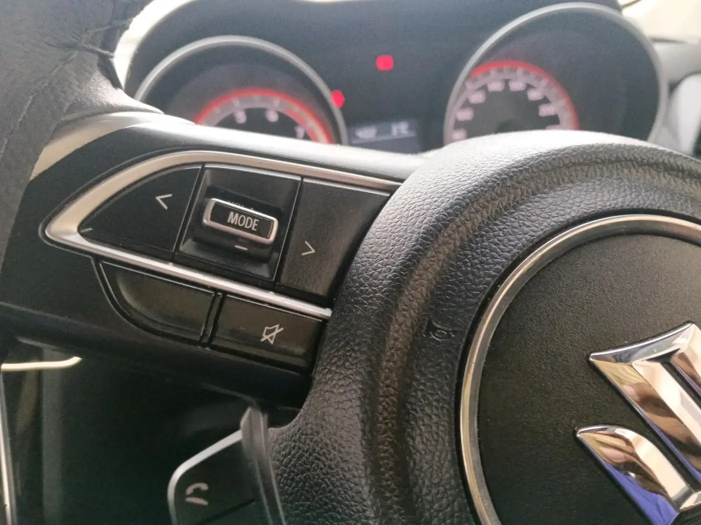 2022 Maruti Swift ZXI, Petrol, Manual, 60,171 km, interior