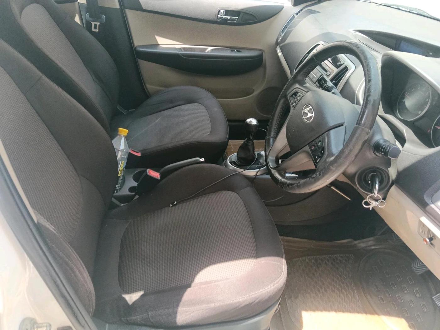 2013 Hyundai i20 SPORTZ 1.2, Petrol, Manual, 62,090 km, interior