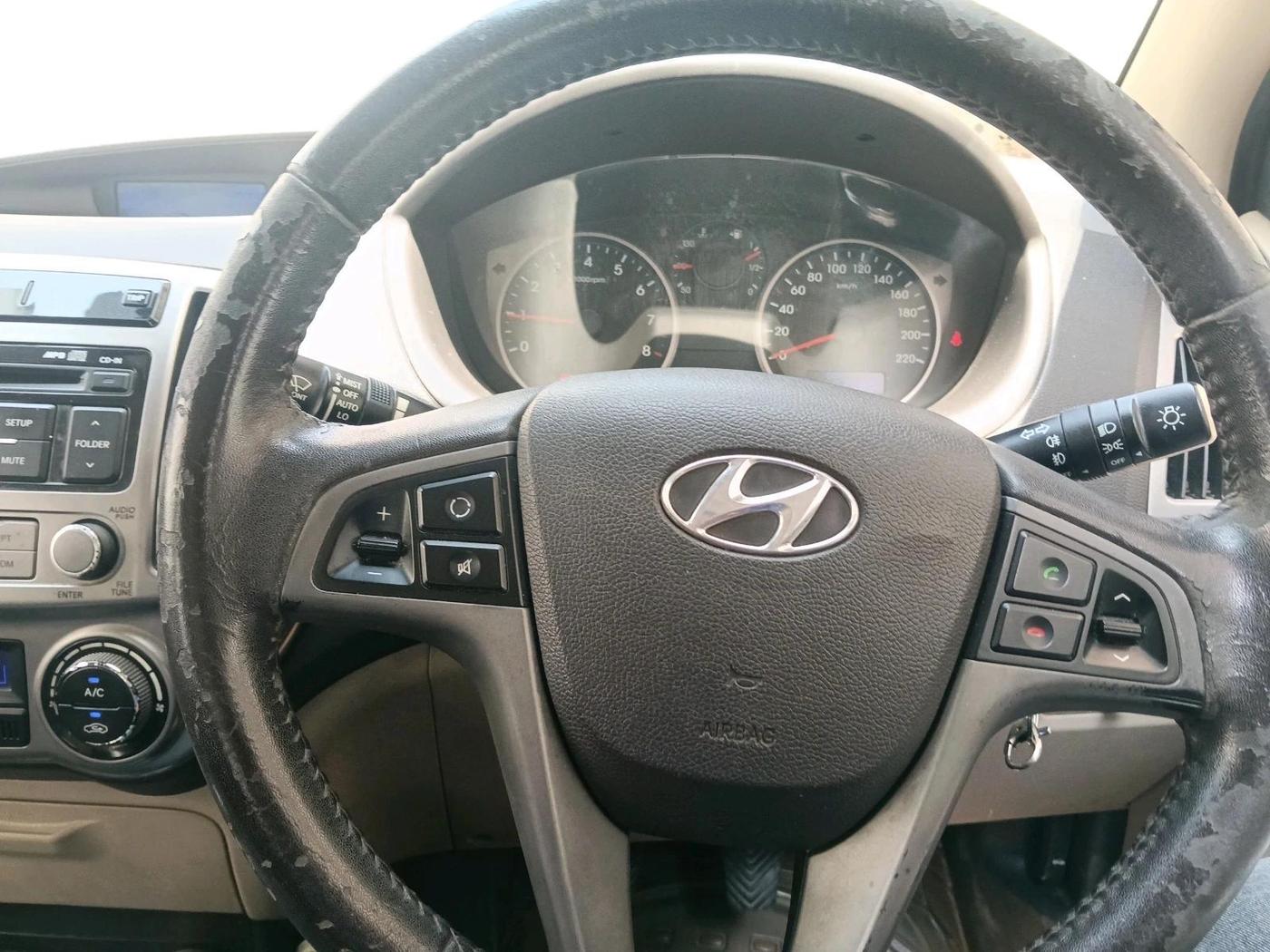 2013 Hyundai i20 SPORTZ 1.2, Petrol, Manual, 62,090 km, interior