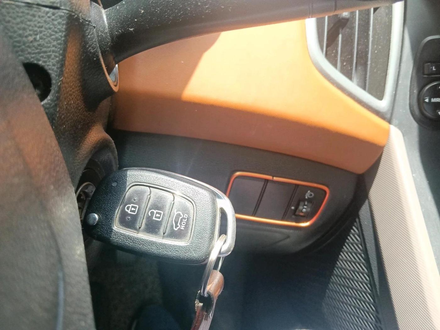 2017 Hyundai Creta E PLUS 1.6 PETROL, Petrol, Manual, 1,11,213 km, interior