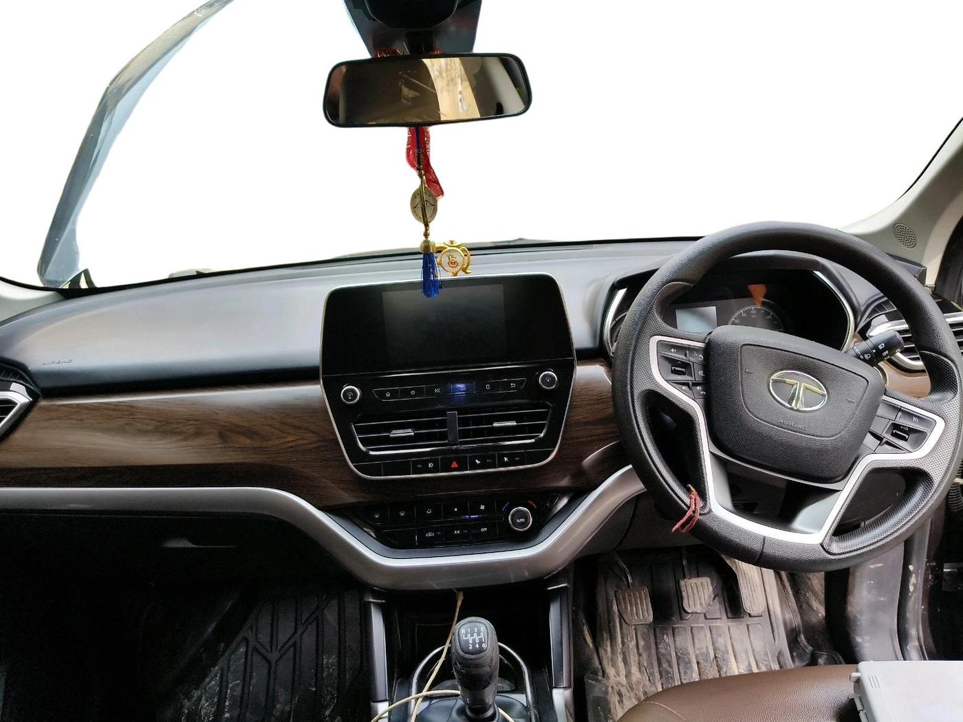 2019 Tata Harrier XT 2.0L KRYOTEC, Diesel, Manual, 72,428 km, interior