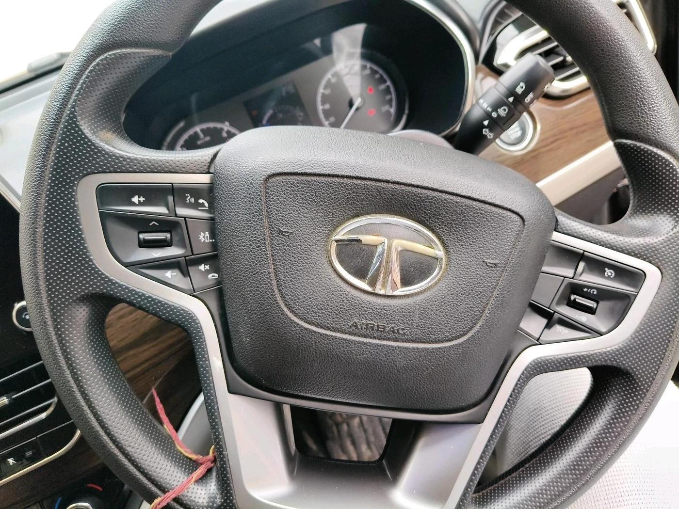 2019 Tata Harrier XT 2.0L KRYOTEC, Diesel, Manual, 72,428 km, interior
