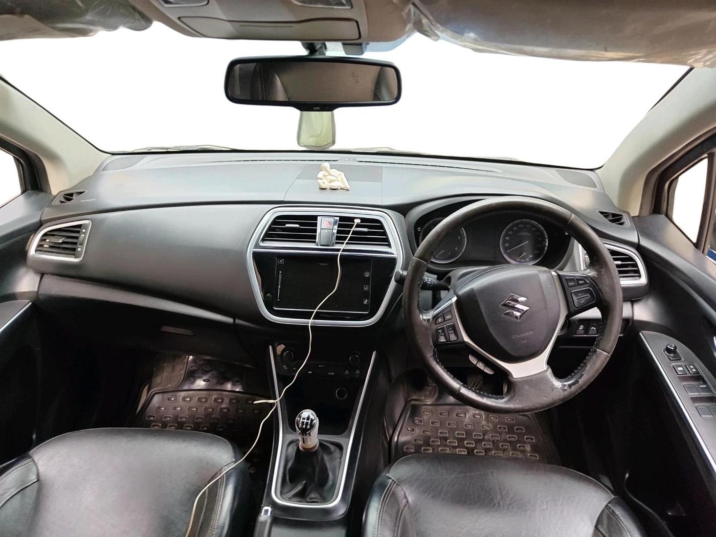 2017 Maruti S Cross ALPHA 1.3, Diesel, Manual, 1,16,856 km, interior