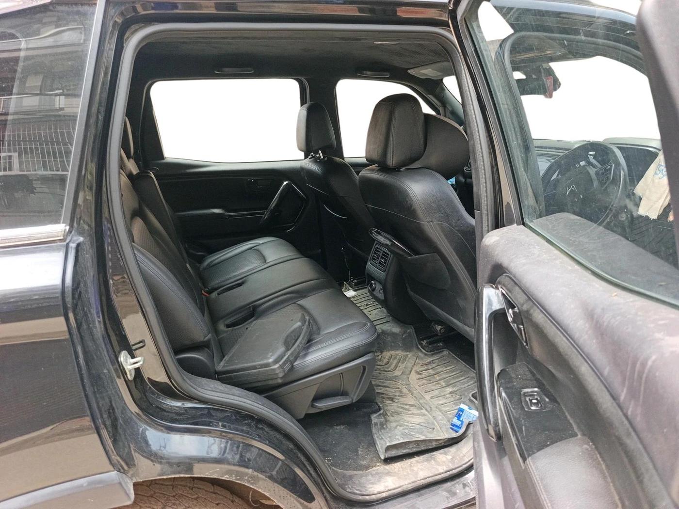 2024 Mahindra SCORPIO-N Z4 PETROL AT 7 STR, Petrol, Automatic, 26,987 km, interior