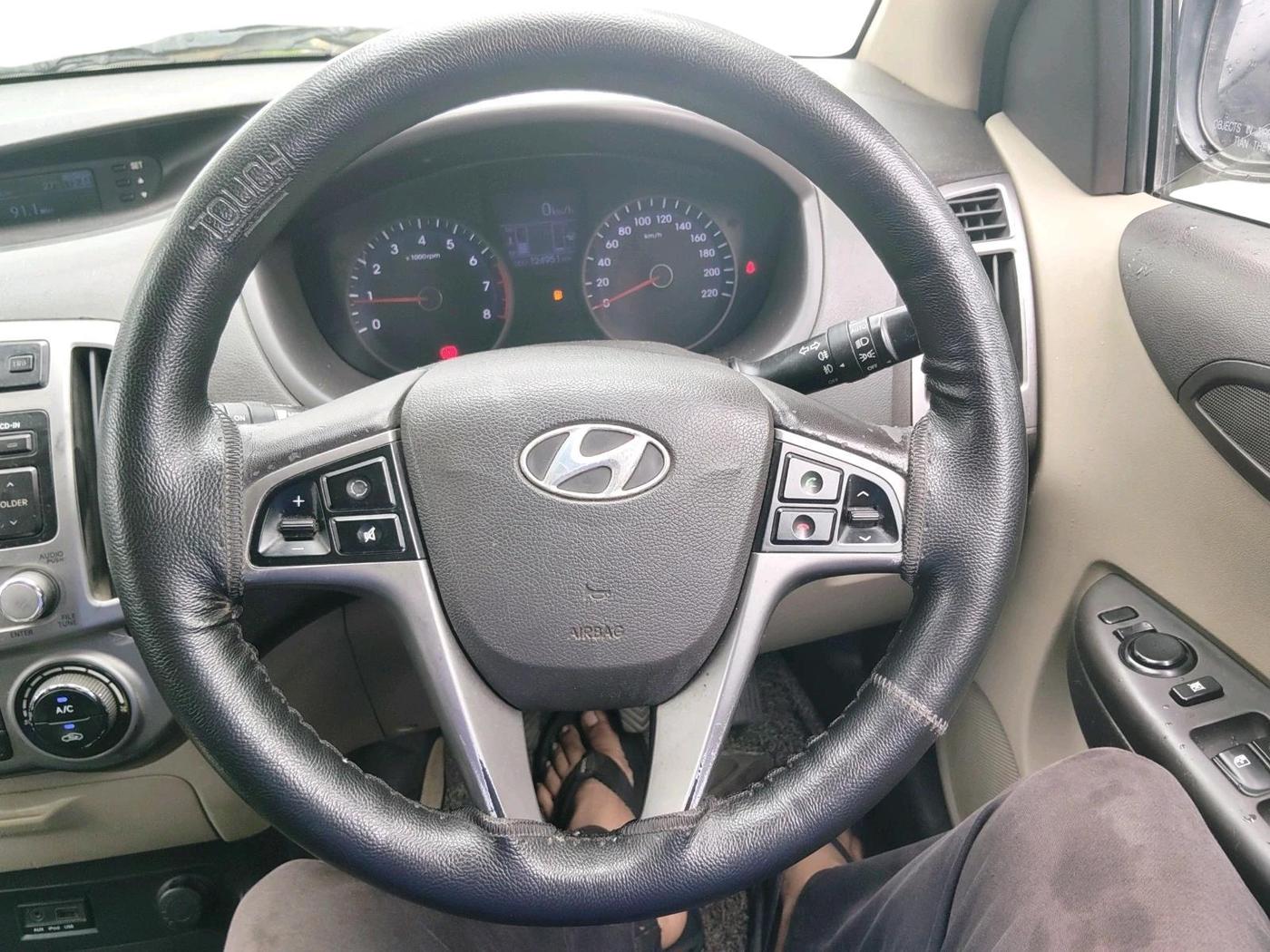 2012 Hyundai i20 ASTA 1.2, Petrol, Manual, 1,24,951 km, interior
