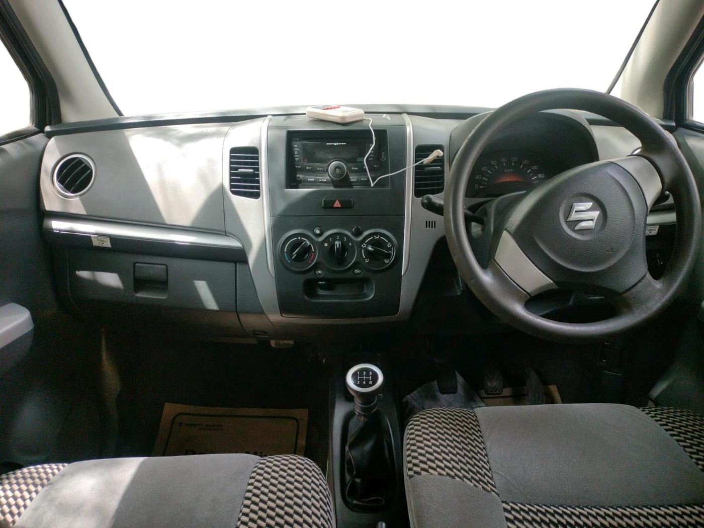 2012 Maruti Wagon R 1.0 LXI, CNG, Manual, 71,880 km, interior