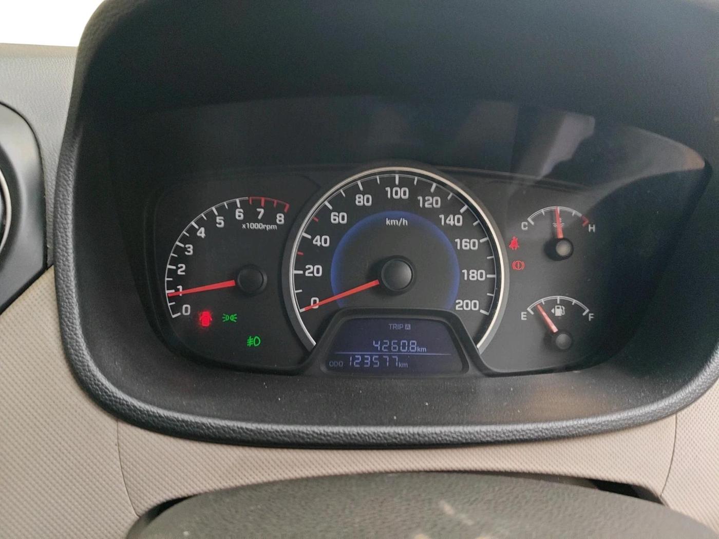 2016 Hyundai Grand i10 MAGNA 1.2 KAPPA VTVT, CNG, Manual, 1,23,577 km, interior