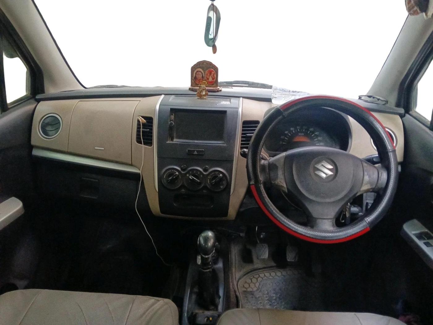 2017 Maruti Wagon R 1.0 LXI, CNG, Manual, 1,11,705 km, interior