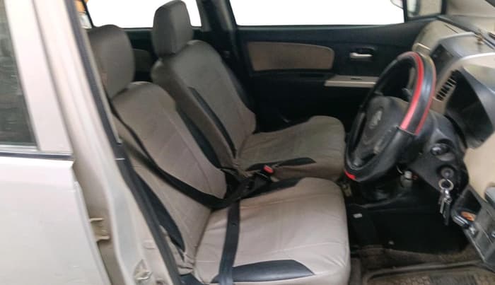 2017 Maruti Wagon R 1.0 LXI, CNG, Manual, 1,11,705 km, interior