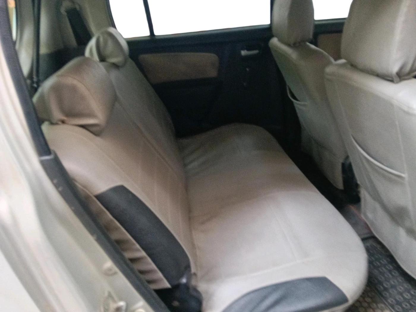2017 Maruti Wagon R 1.0 LXI, CNG, Manual, 1,11,705 km, interior