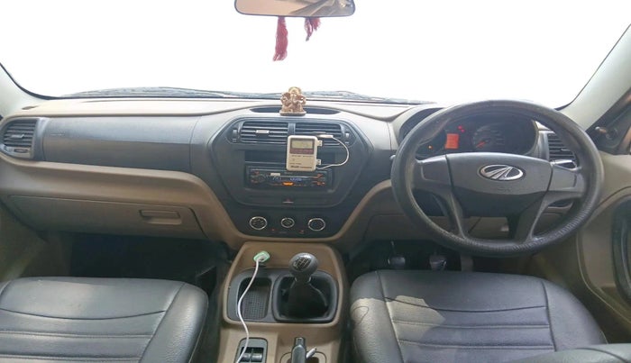 2018 Mahindra TUV300 T4 PLUS, Diesel, Manual, 99,402 km, interior