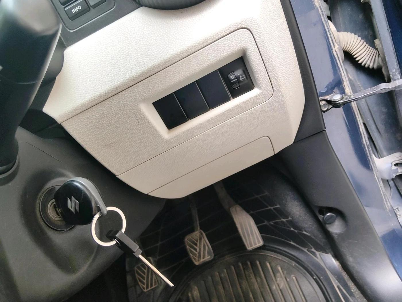 2018 Maruti IGNIS DELTA 1.2, Petrol, Manual, 81,418 km, interior