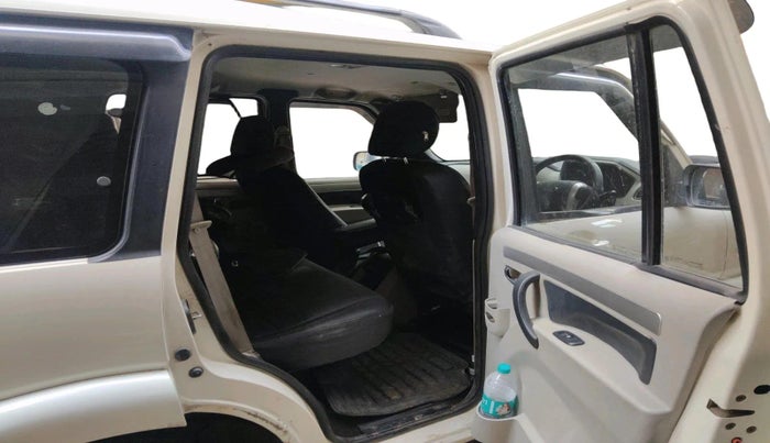 2017 Mahindra Scorpio S10 2WD INTELLI-HYBRID, Diesel, Manual, 1,87,736 km, interior