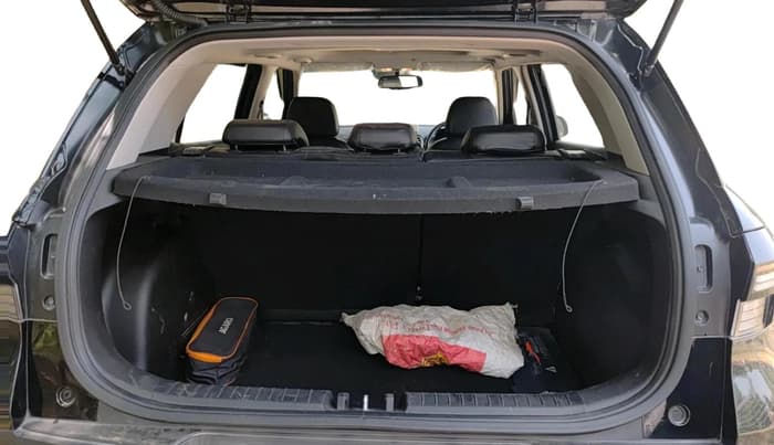 2023 Hyundai VENUE SX 1.2 PETROL, Petrol, Manual, 18,851 km, exterior