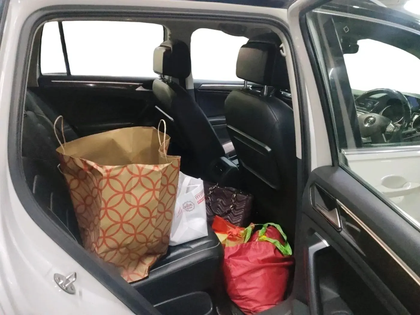 2018 Volkswagen TIGUAN HIGHLINE TDI AT, Diesel, Automatic, 1,28,654 km, interior